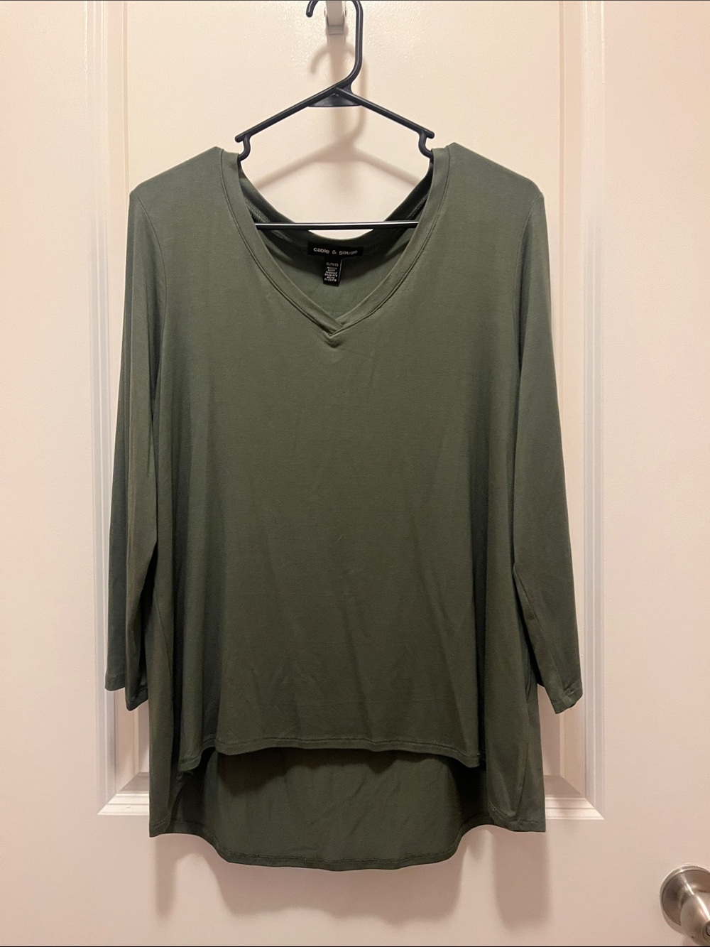 Cable & Gauge Olive Green V-Neck Long Sleeve Hi-Low Top